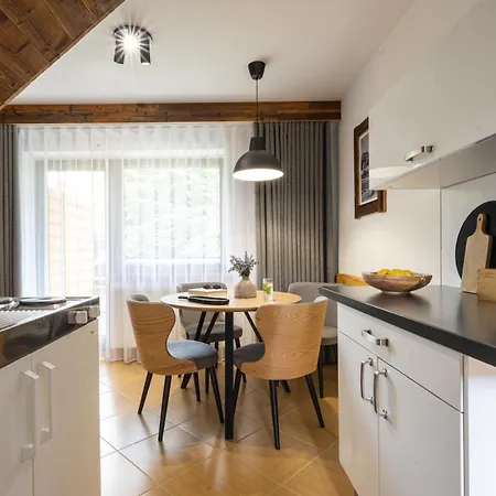 Modrzew Apartment