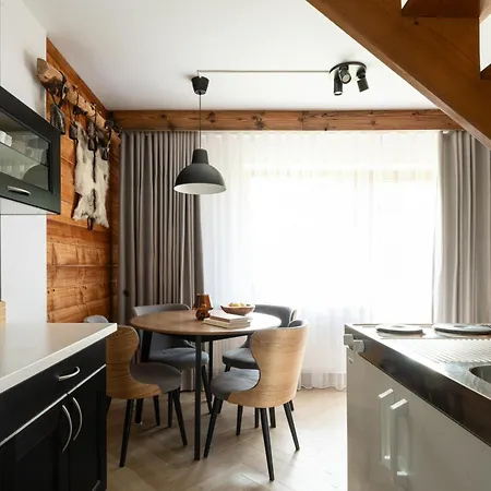 Modrzew Apartment
